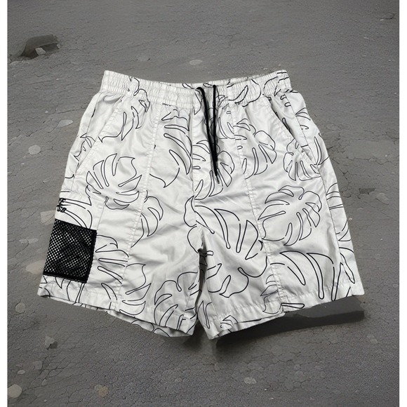 Nike Other - Nike Shorts SB Skateboarding Men L White Woven Floral 6" Cargo 90s CI7353
